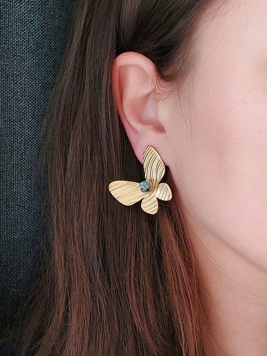 AURIGA drugelio formos auskarai su turkio akute