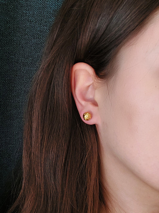 MIRA apvalūs faktūriniai auskarai