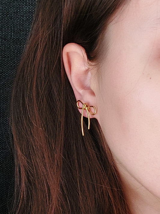 SIENNA kaspinėlio formos auskarai