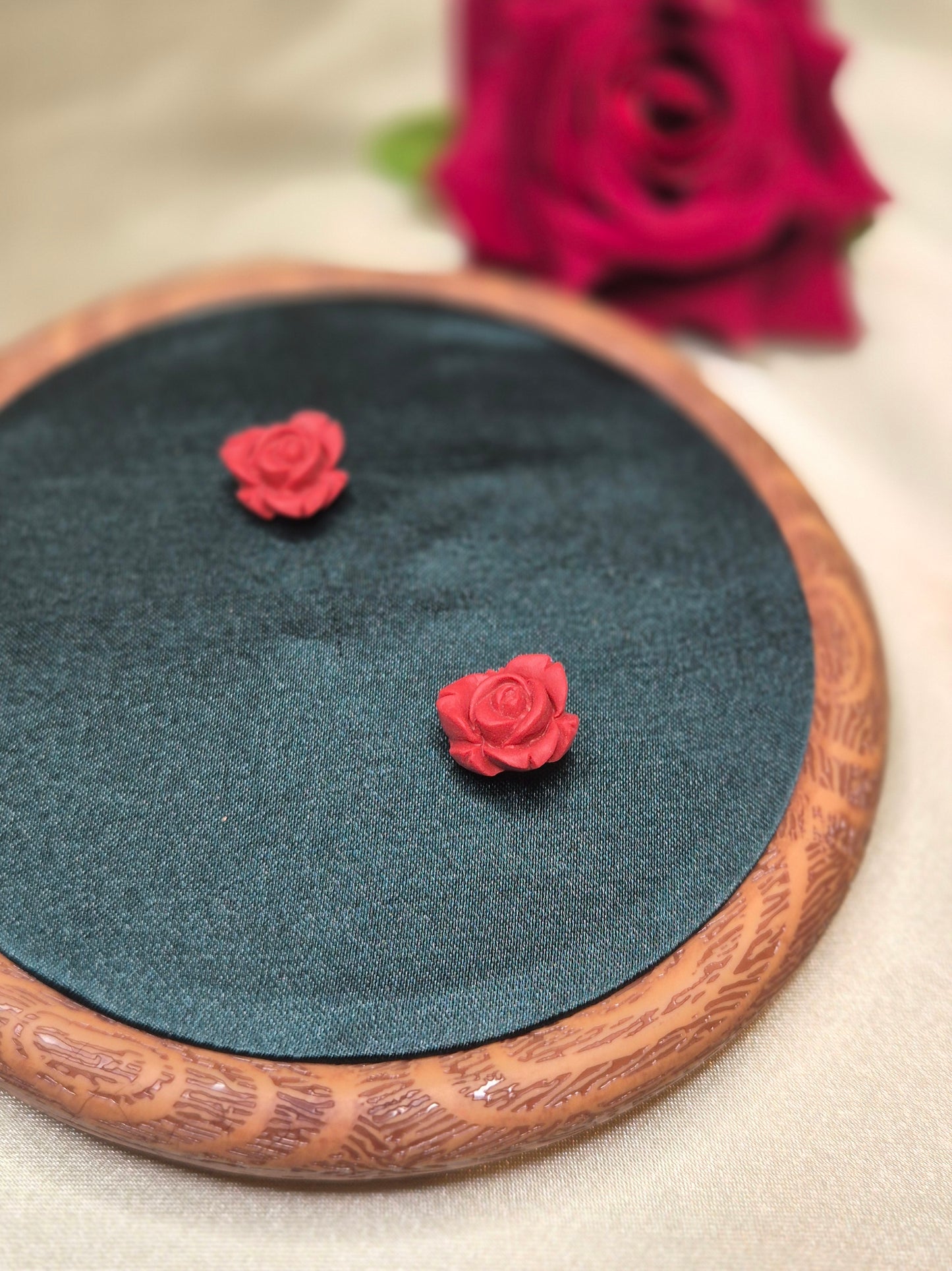 MINI ROSE vyšniniai auskarai