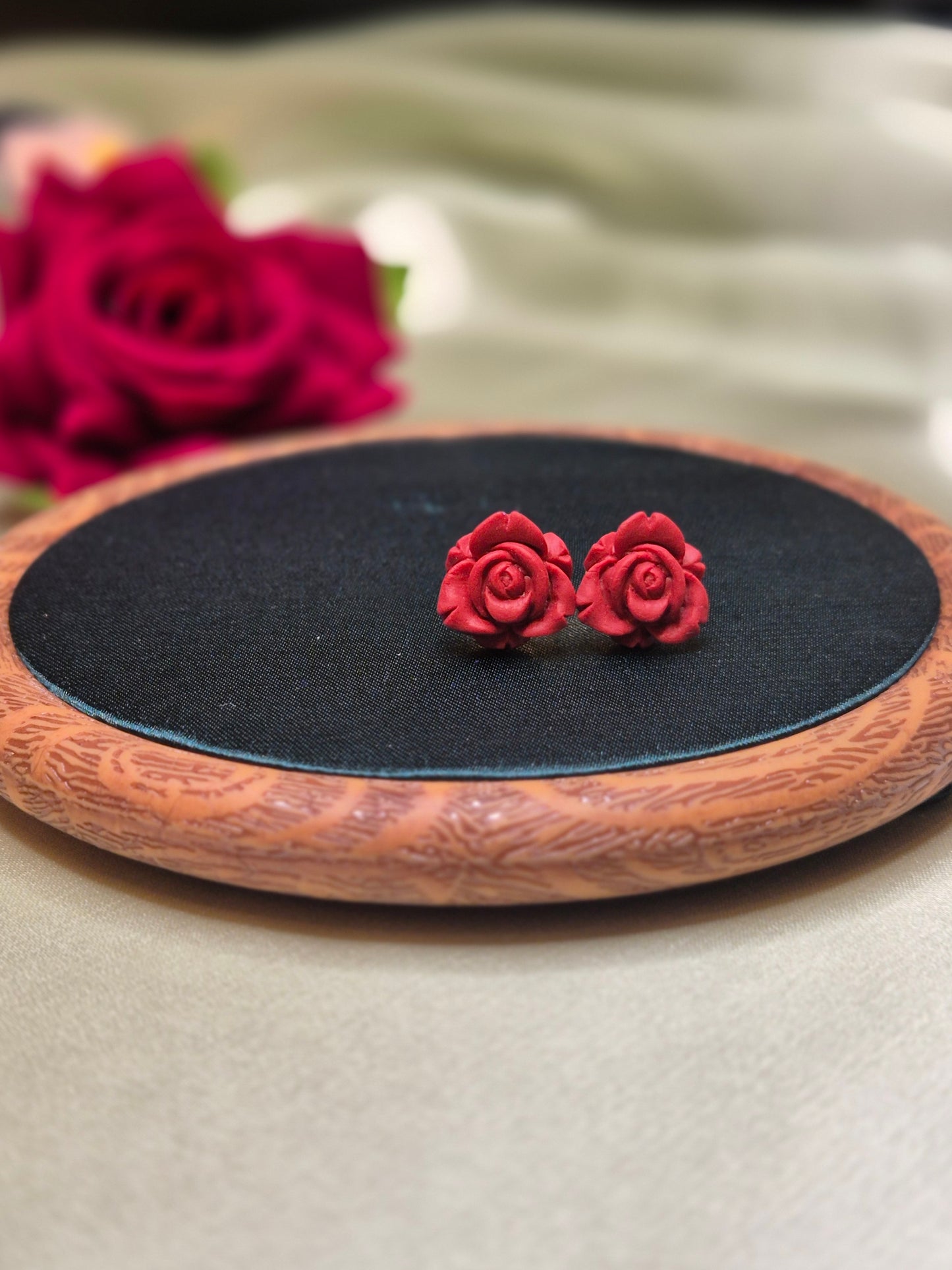 MINI ROSE vyšniniai auskarai
