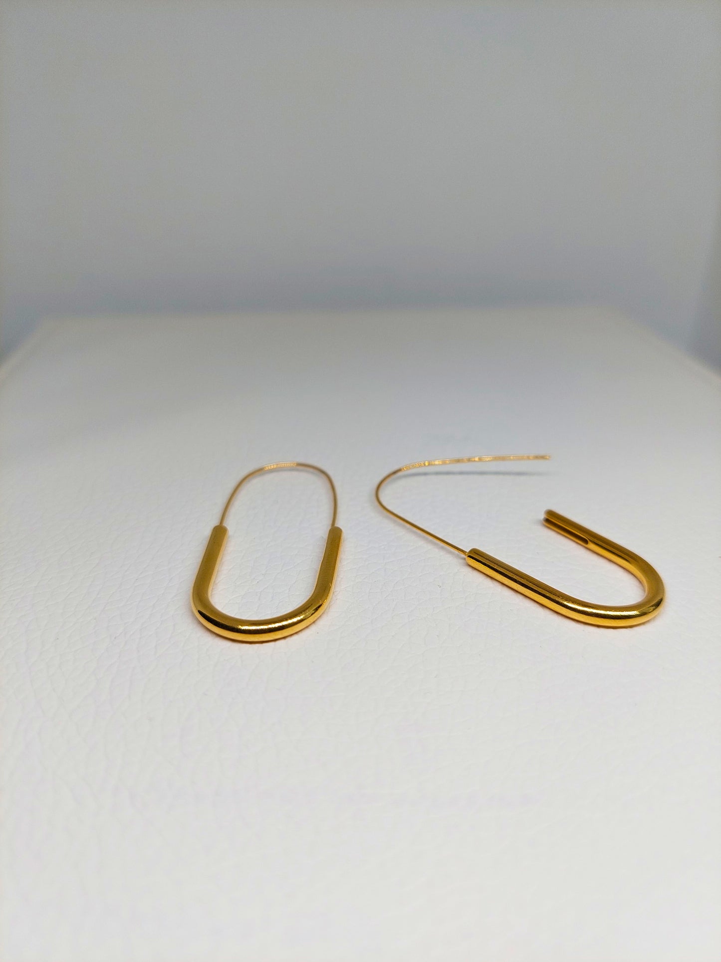 ZARA minimalistiniai sąvaržėlės tipo auskarai